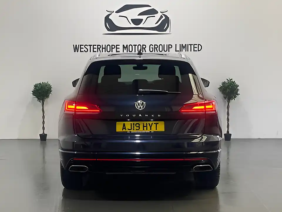 Used 2019 Volkswagen Touareg R-Line Tech Blue - Interior and Exterior details 18