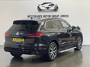 Used 2019 Volkswagen Touareg R-Line Tech Blue - Interior and Exterior details 4