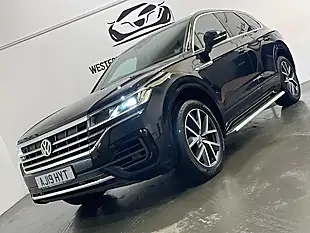 Used 2019 Volkswagen Touareg R-Line Tech Blue - Interior and Exterior details 9