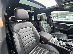 Used 2019 Volkswagen Touareg R-Line Tech Brown - Interior and Exterior details 15