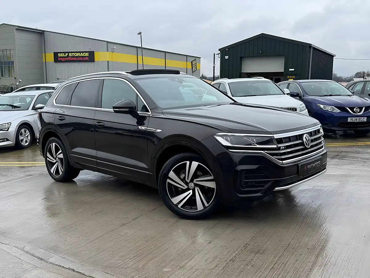 Used 2019 Volkswagen Touareg R-Line Tech Brown - Interior and Exterior details 2