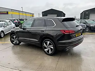 Used 2019 Volkswagen Touareg R-Line Tech Brown - Interior and Exterior details 7