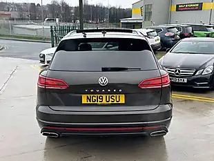 Used 2019 Volkswagen Touareg R-Line Tech Brown - Interior and Exterior details 9