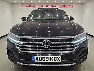 Used 2019 Volkswagen Touareg R-Line Tech Deep Black - Interior and Exterior details 18