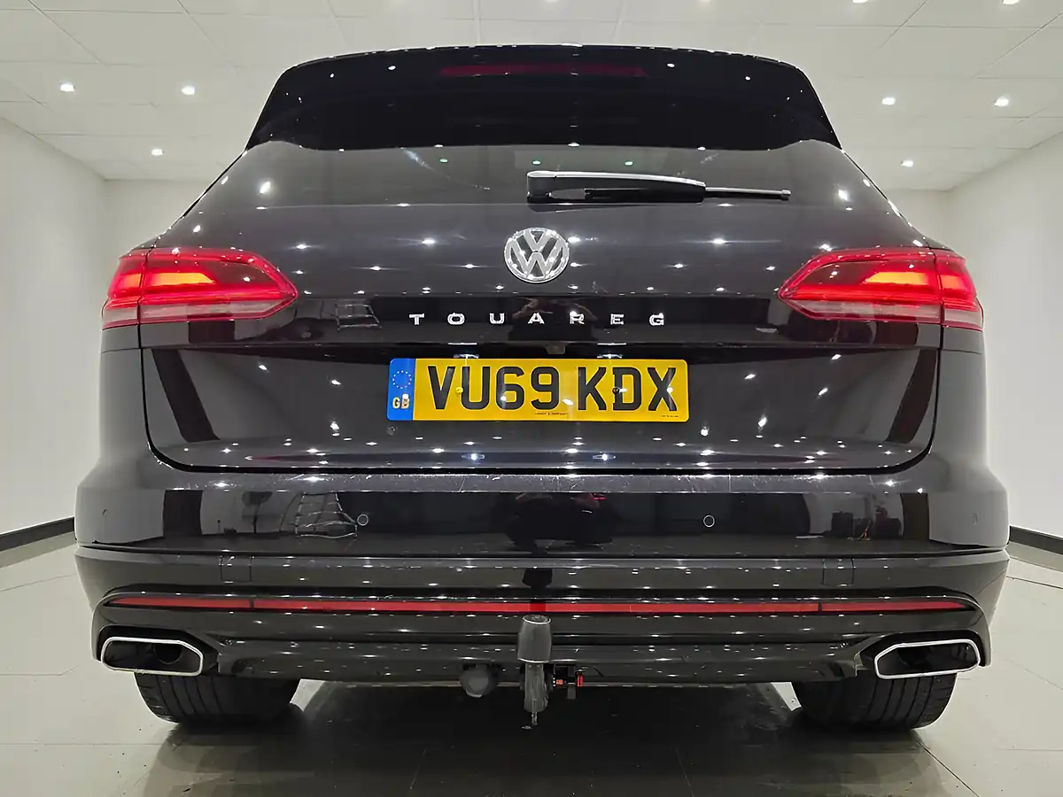 Used 2019 Volkswagen Touareg R-Line Tech Deep Black - Interior and Exterior details 19