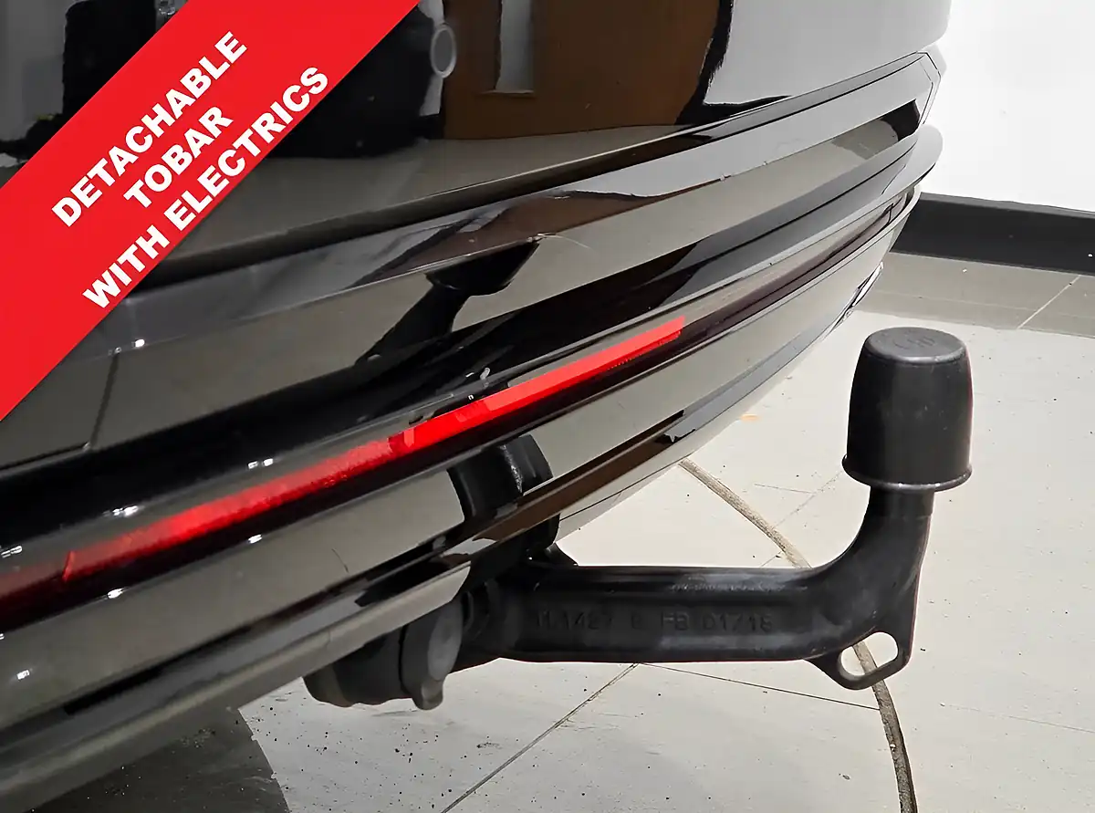 Used 2019 Volkswagen Touareg R-Line Tech Deep Black - Interior and Exterior details 3