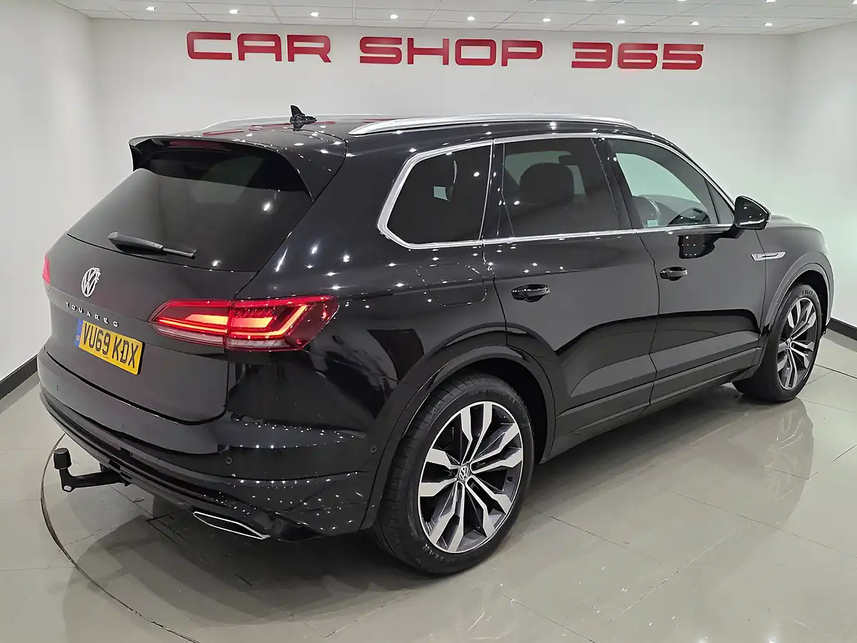 Used 2019 Volkswagen Touareg R-Line Tech Deep Black - Interior and Exterior details 6