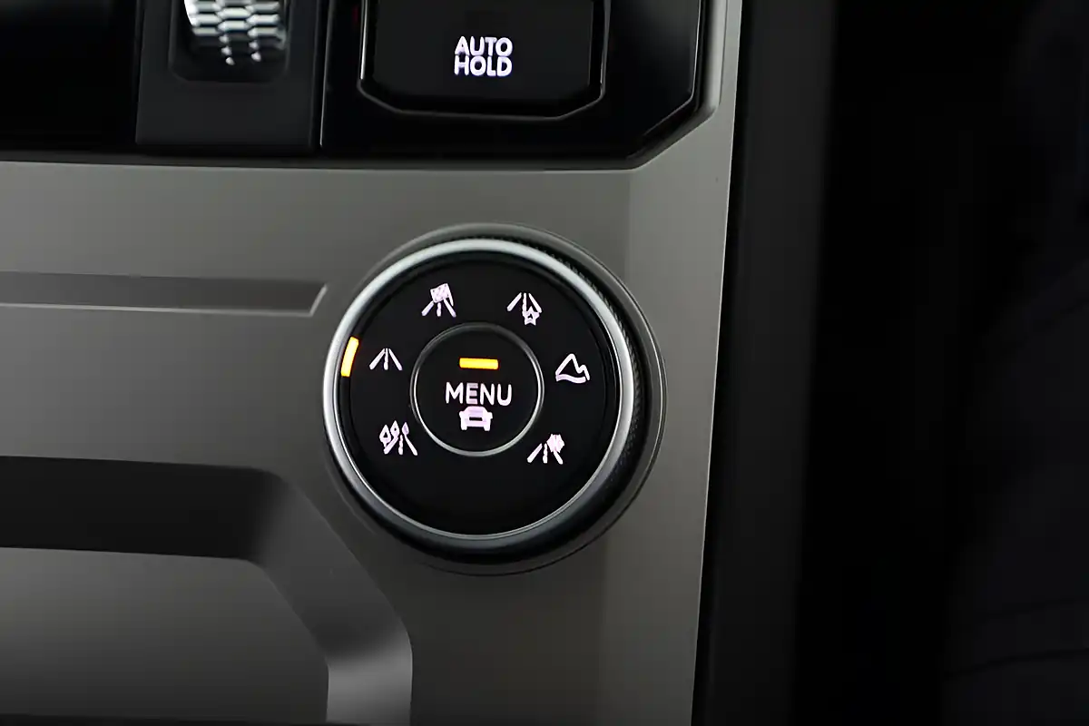 Used 2019 Volkswagen Touareg R-Line Tech Grey - Interior and Exterior details 11
