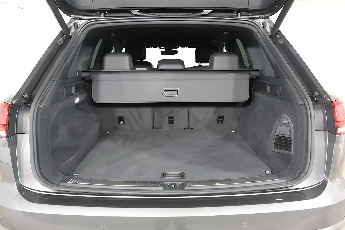 Used 2019 Volkswagen Touareg R-Line Tech Grey - Interior and Exterior details 18