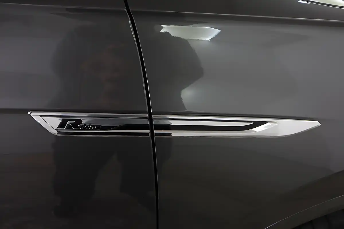 Used 2019 Volkswagen Touareg R-Line Tech Grey - Interior and Exterior details 20