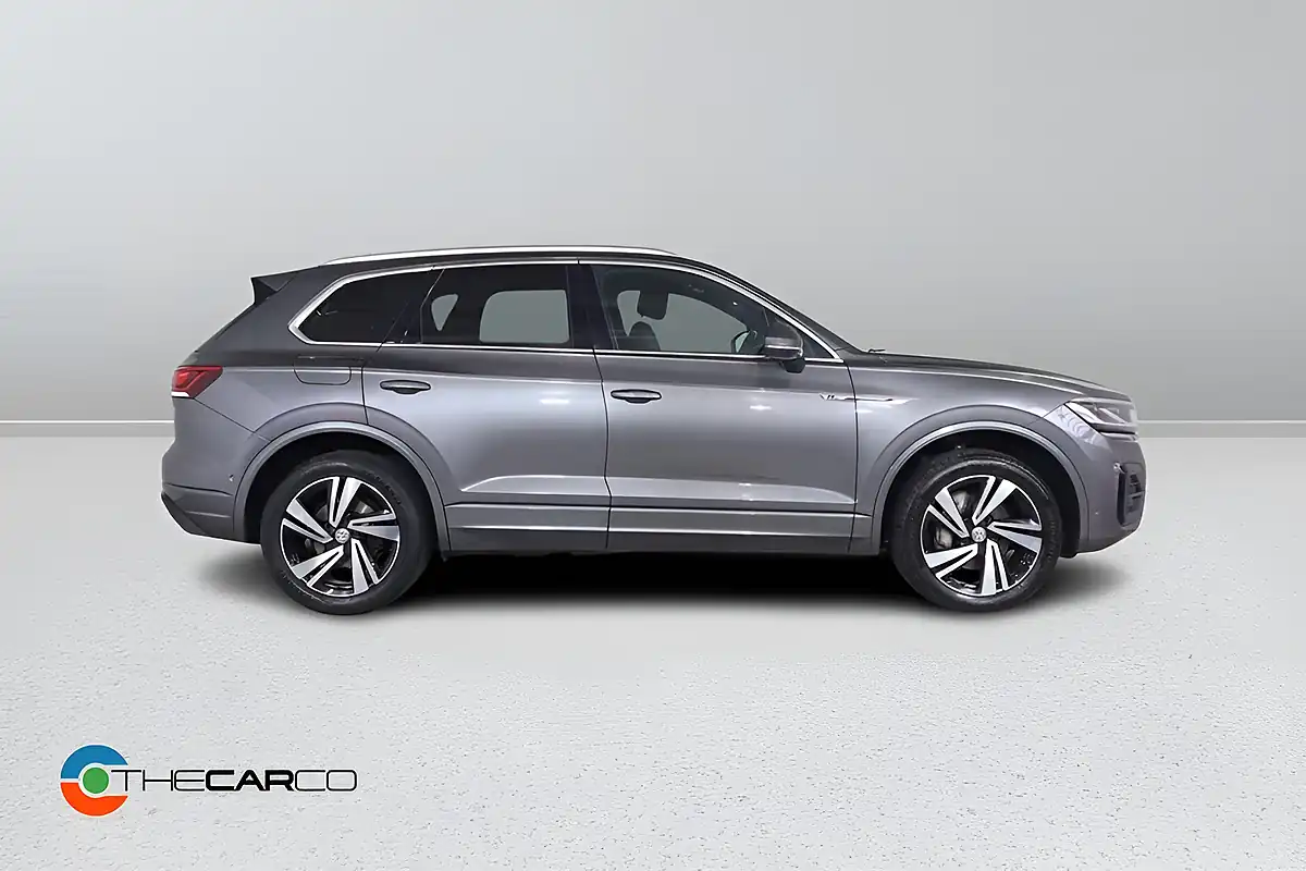 Used 2019 Volkswagen Touareg R-Line Tech Grey - Interior and Exterior details 6