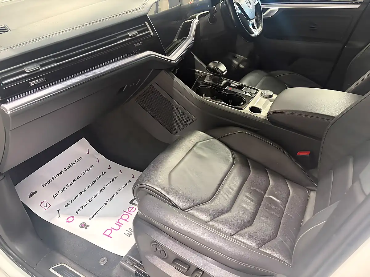 Used 2019 Volkswagen Touareg R-Line Tech White - Interior and Exterior details 11
