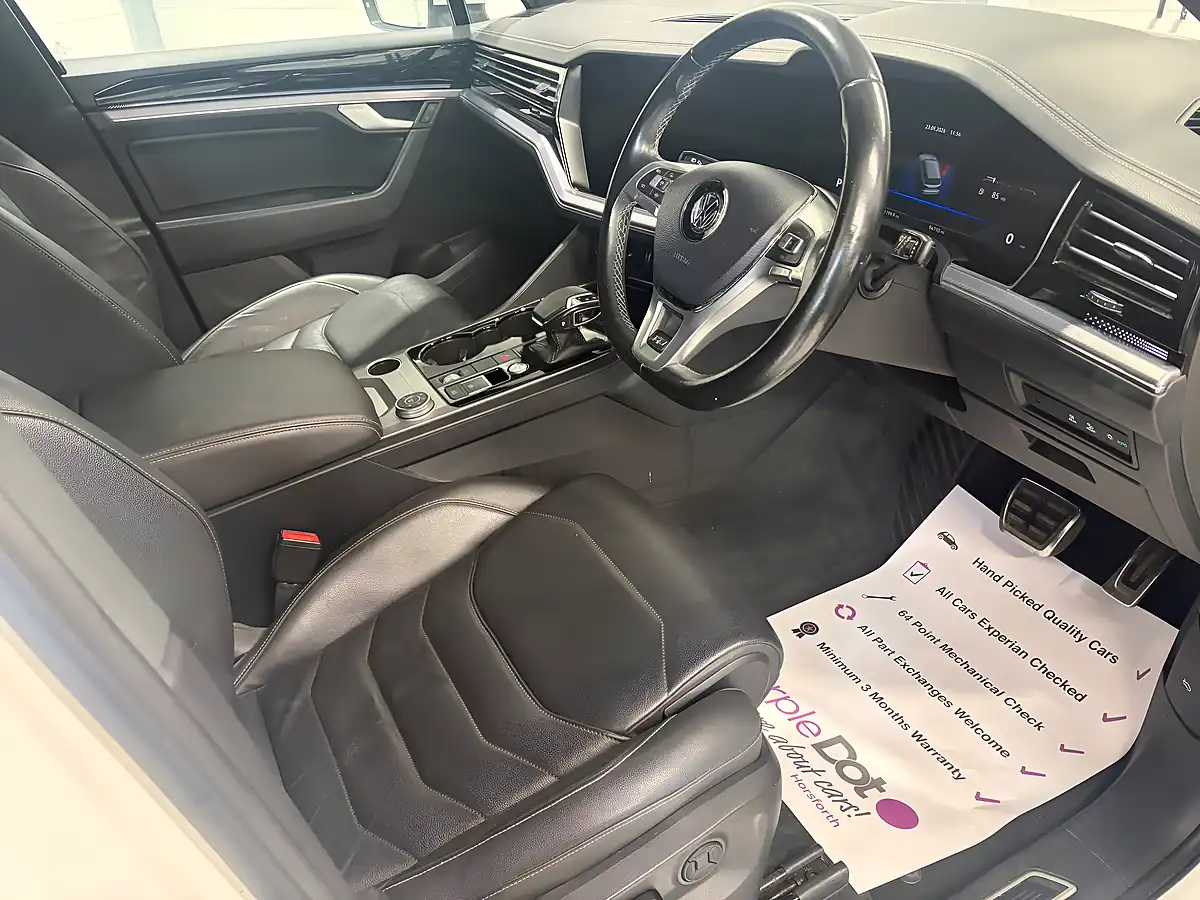 Used 2019 Volkswagen Touareg R-Line Tech White - Interior and Exterior details 20
