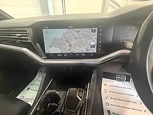 Used 2019 Volkswagen Touareg R-Line Tech White - Interior and Exterior details 8