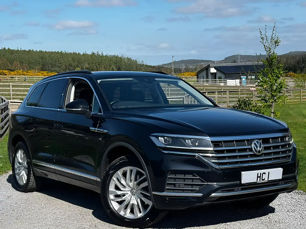 Used 2019 Volkswagen Touareg Sel Black - Front View