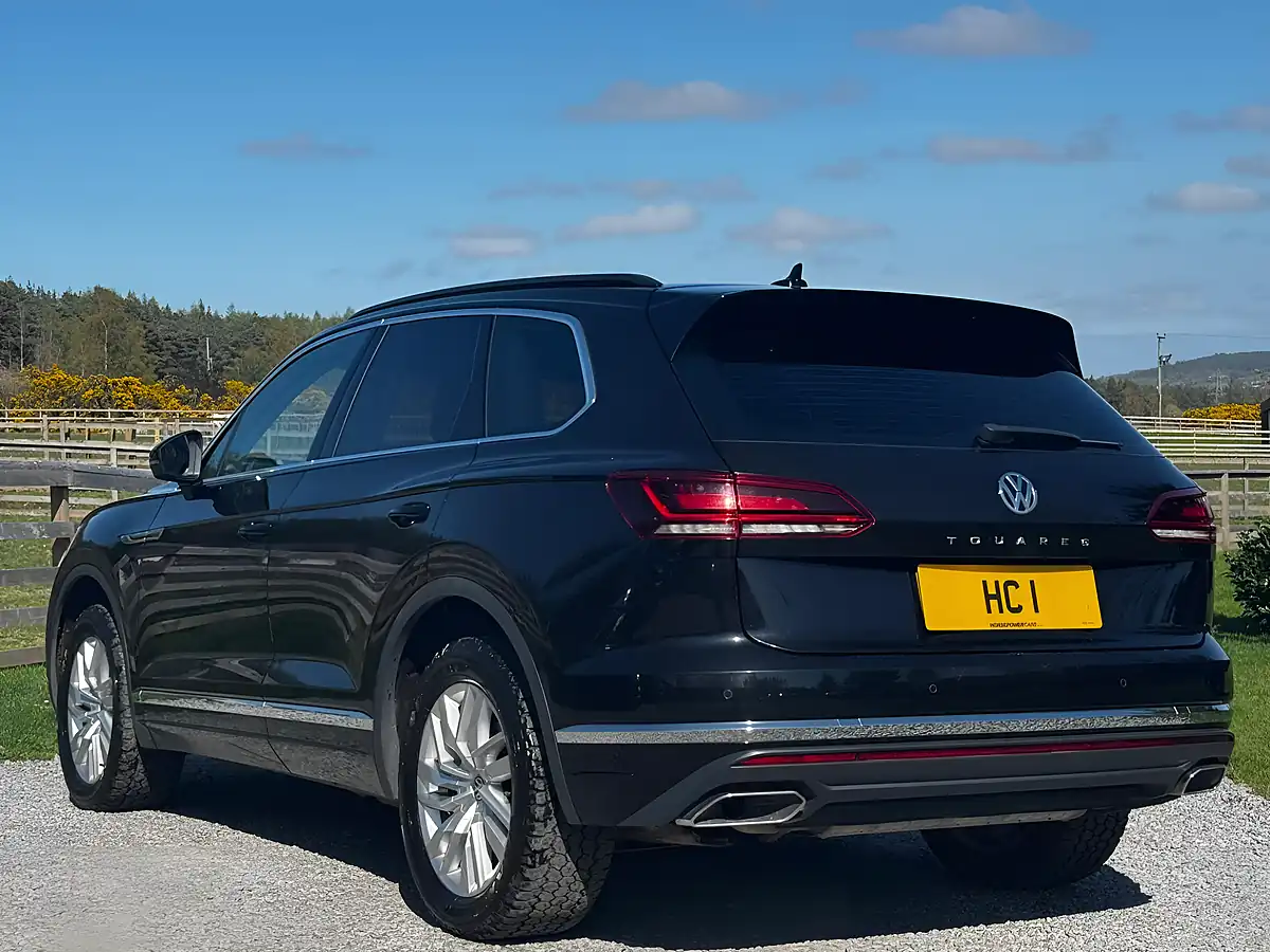 Used 2019 Volkswagen Touareg Sel Black - Interior and Exterior details 3