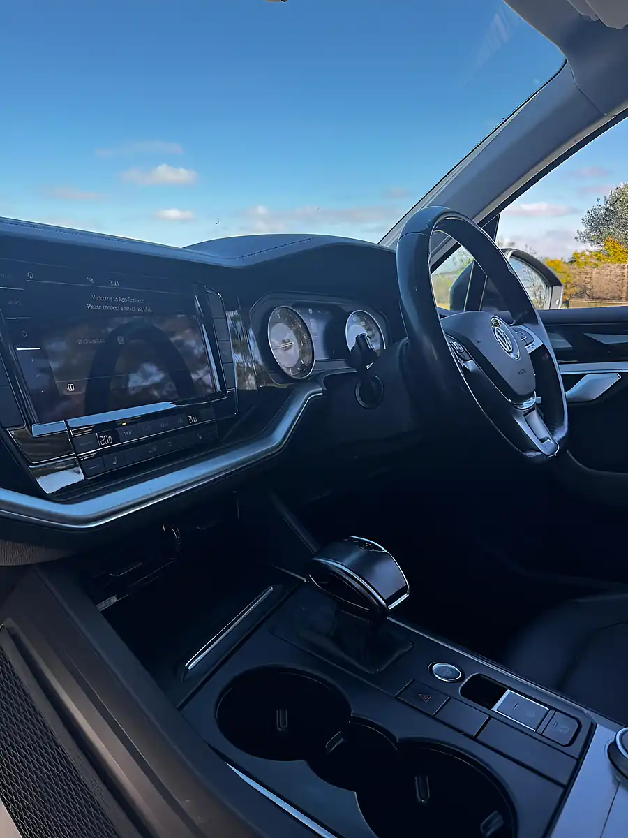 Used 2019 Volkswagen Touareg Sel Black - Interior and Exterior details 8
