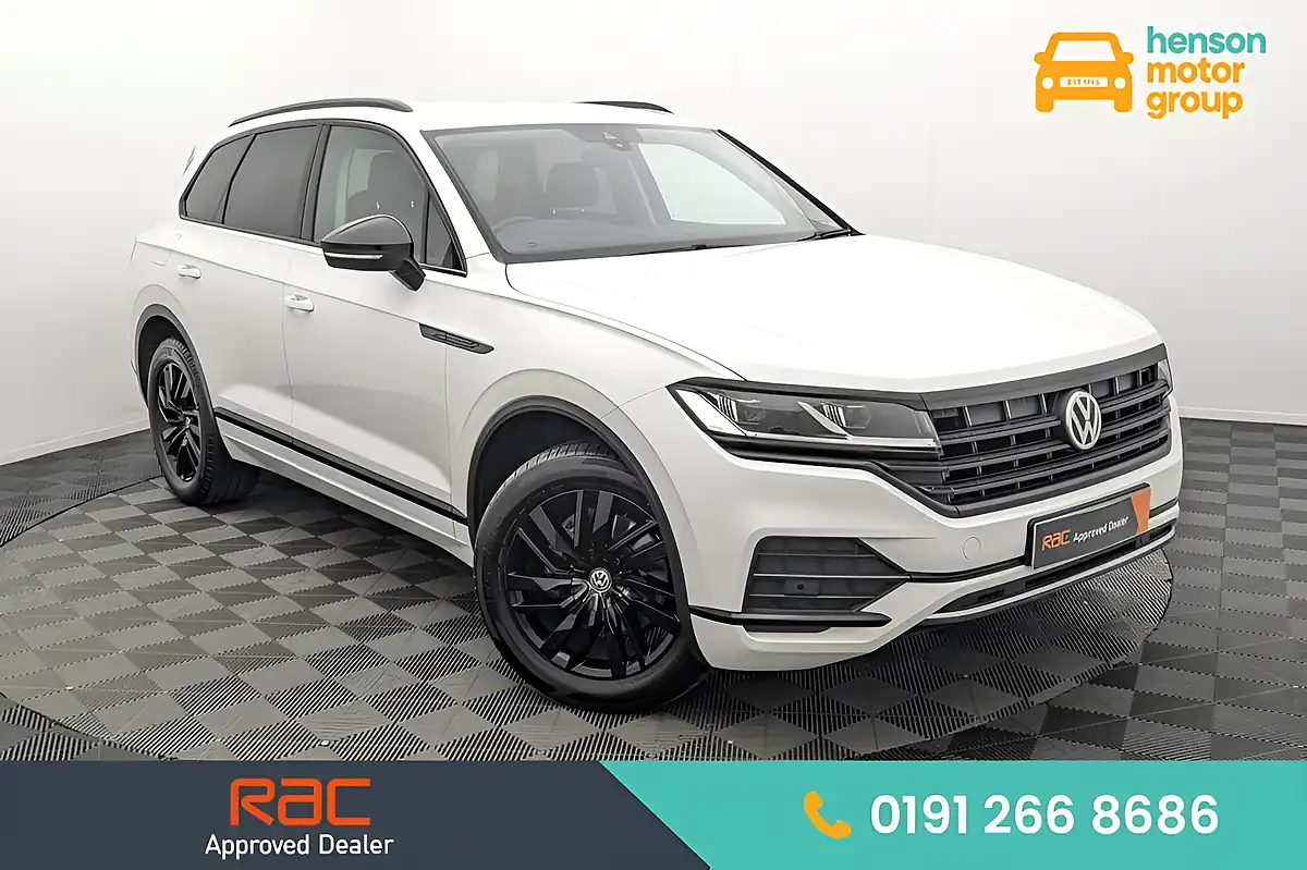 Used 2019 Volkswagen Touareg Sel White - Front View