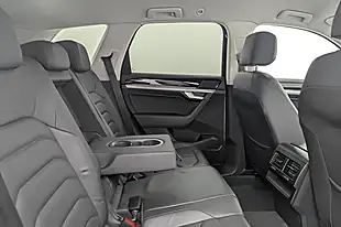 Used 2019 Volkswagen Touareg Sel White - Interior and Exterior details 13