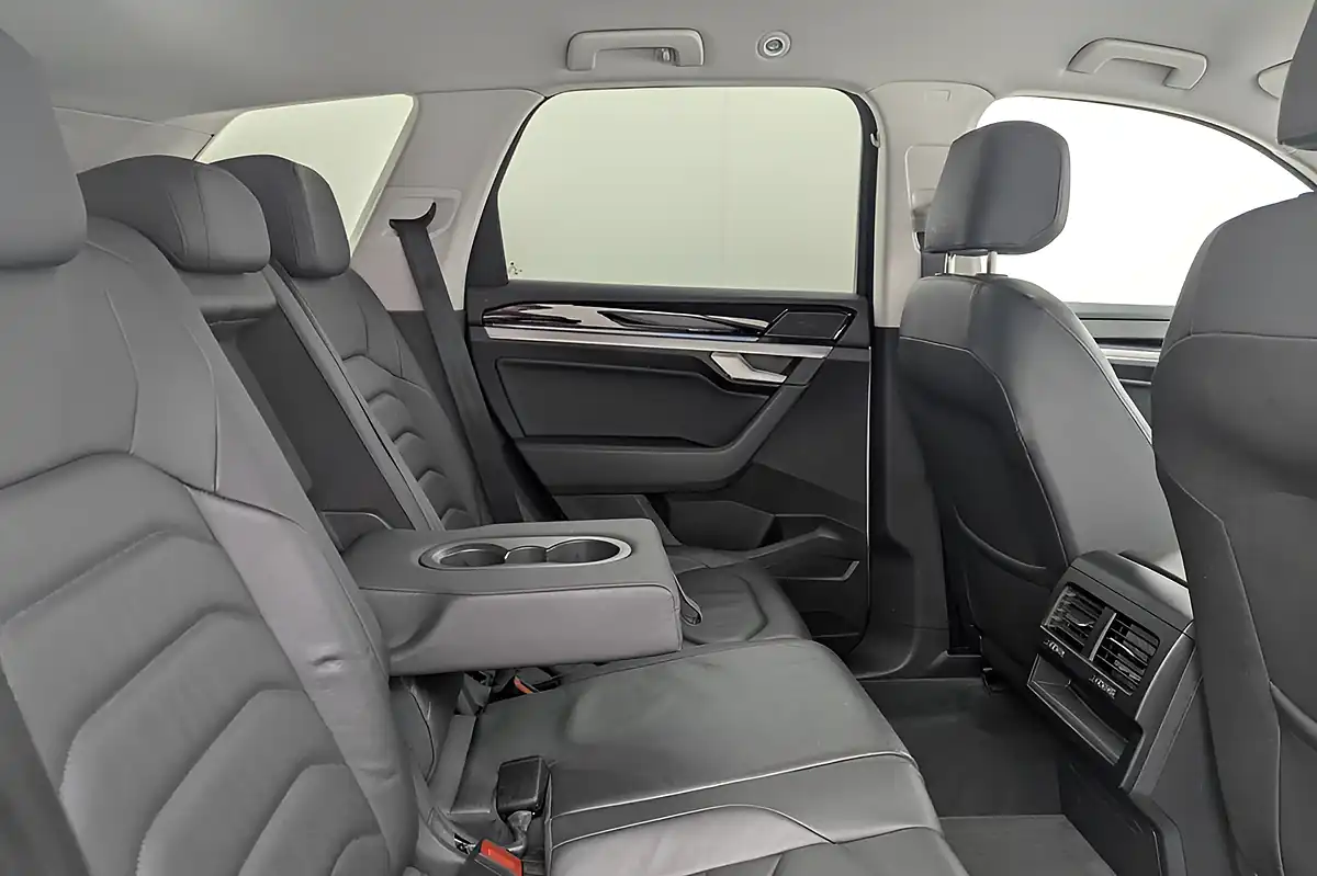 Used 2019 Volkswagen Touareg Sel White - Interior and Exterior details 13