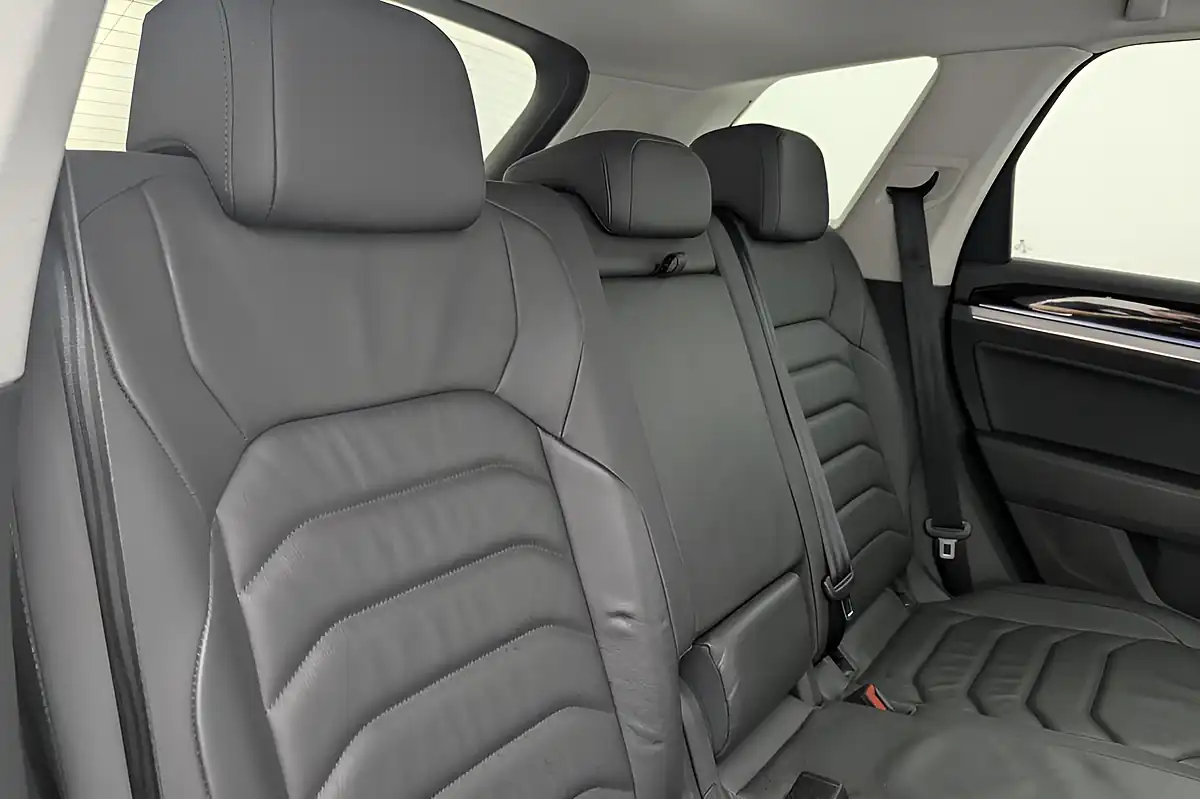 Used 2019 Volkswagen Touareg Sel White - Interior and Exterior details 16