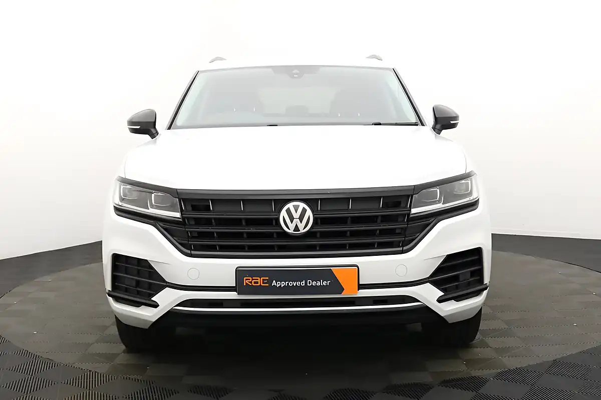 Used 2019 Volkswagen Touareg Sel White - Interior and Exterior details 7