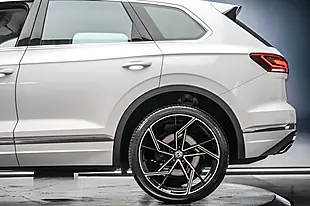 Used 2019 Volkswagen Touareg Sel White - Interior and Exterior details 11