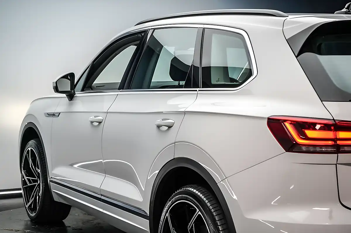 Used 2019 Volkswagen Touareg Sel White - Interior and Exterior details 13