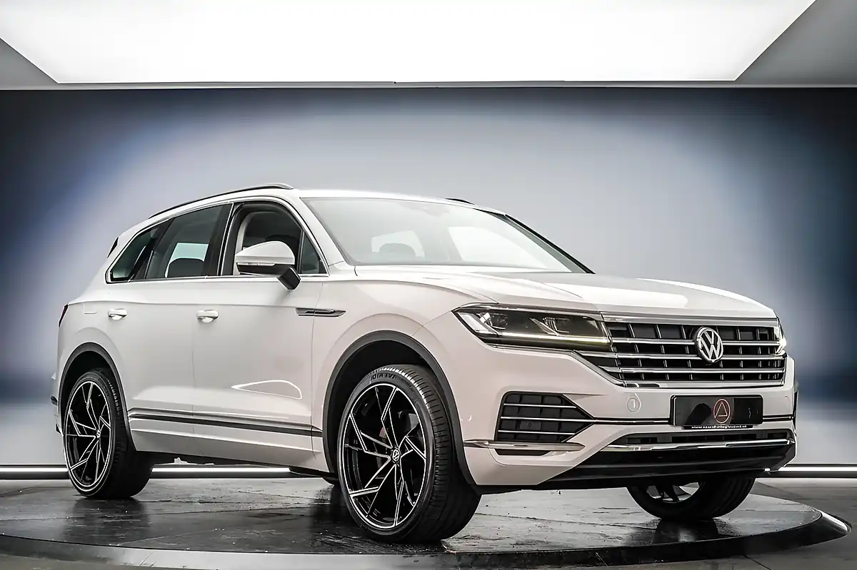 Used 2019 Volkswagen Touareg Sel White - Interior and Exterior details 5