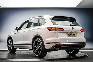 Used 2019 Volkswagen Touareg Sel White - Interior and Exterior details 7