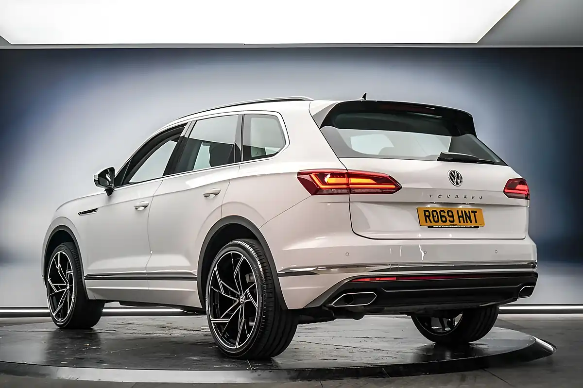 Used 2019 Volkswagen Touareg Sel White - Interior and Exterior details 7
