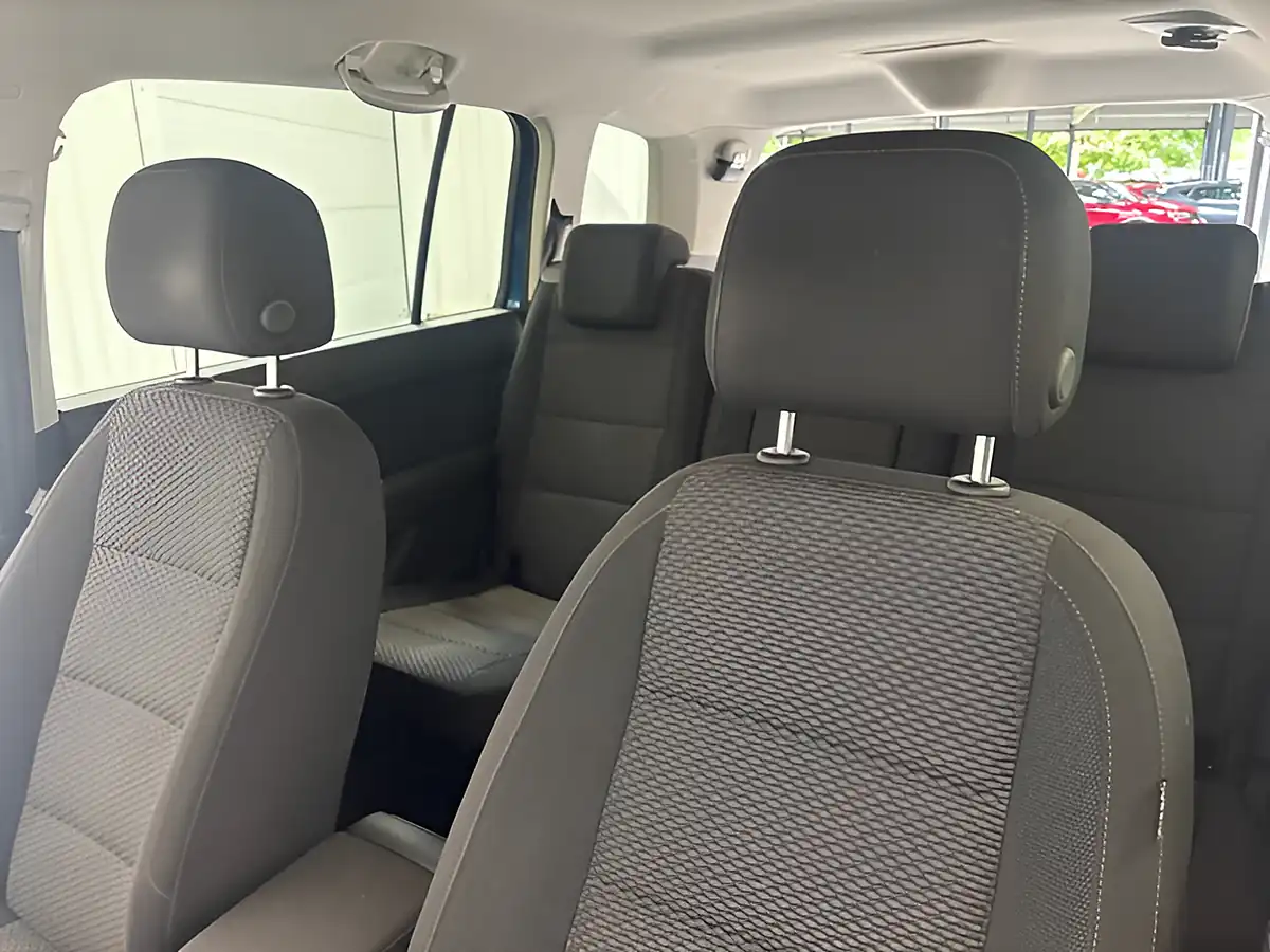 Used 2019 Volkswagen Touran Se Caribbean Blue - Interior and Exterior details 11