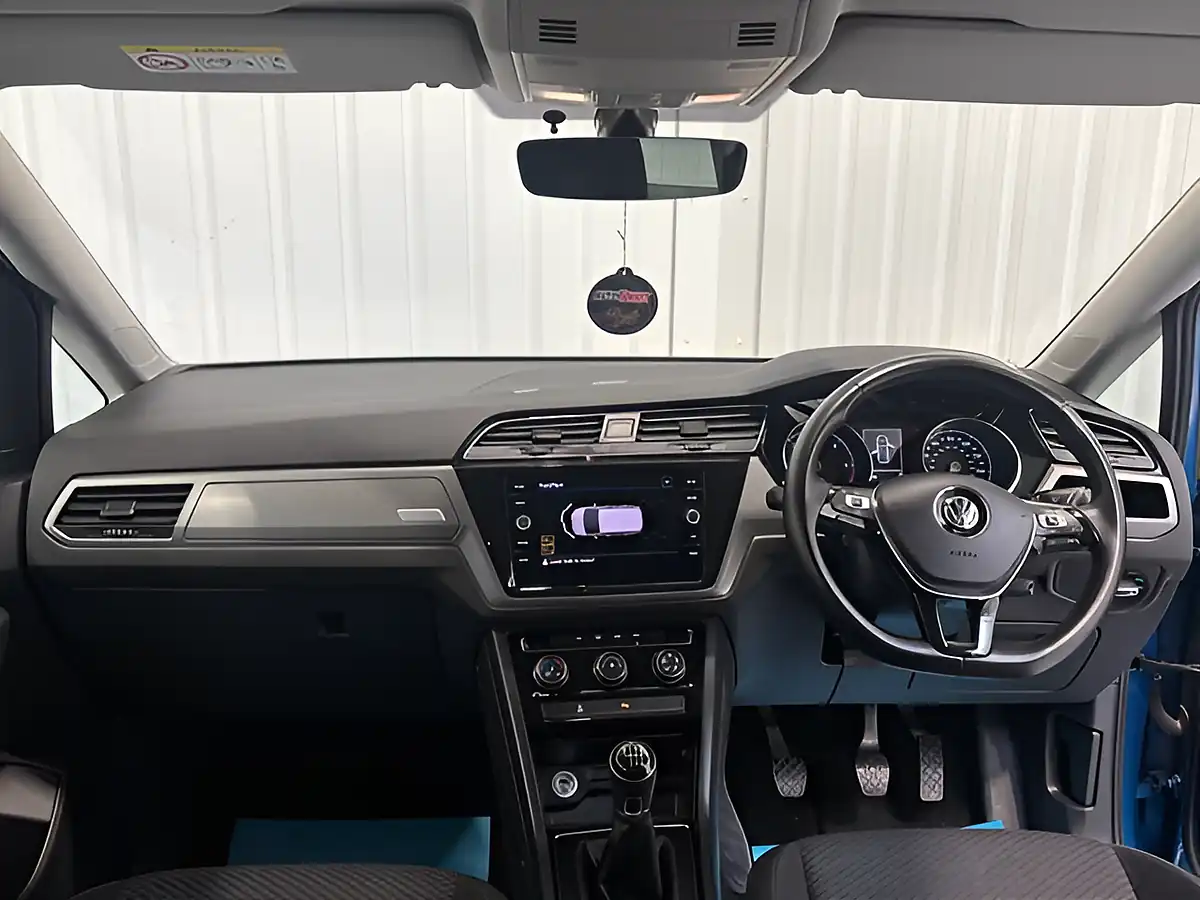 Used 2019 Volkswagen Touran Se Caribbean Blue - Interior and Exterior details 14