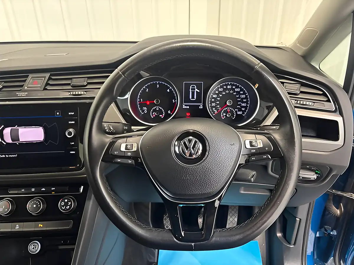 Used 2019 Volkswagen Touran Se Caribbean Blue - Interior and Exterior details 15