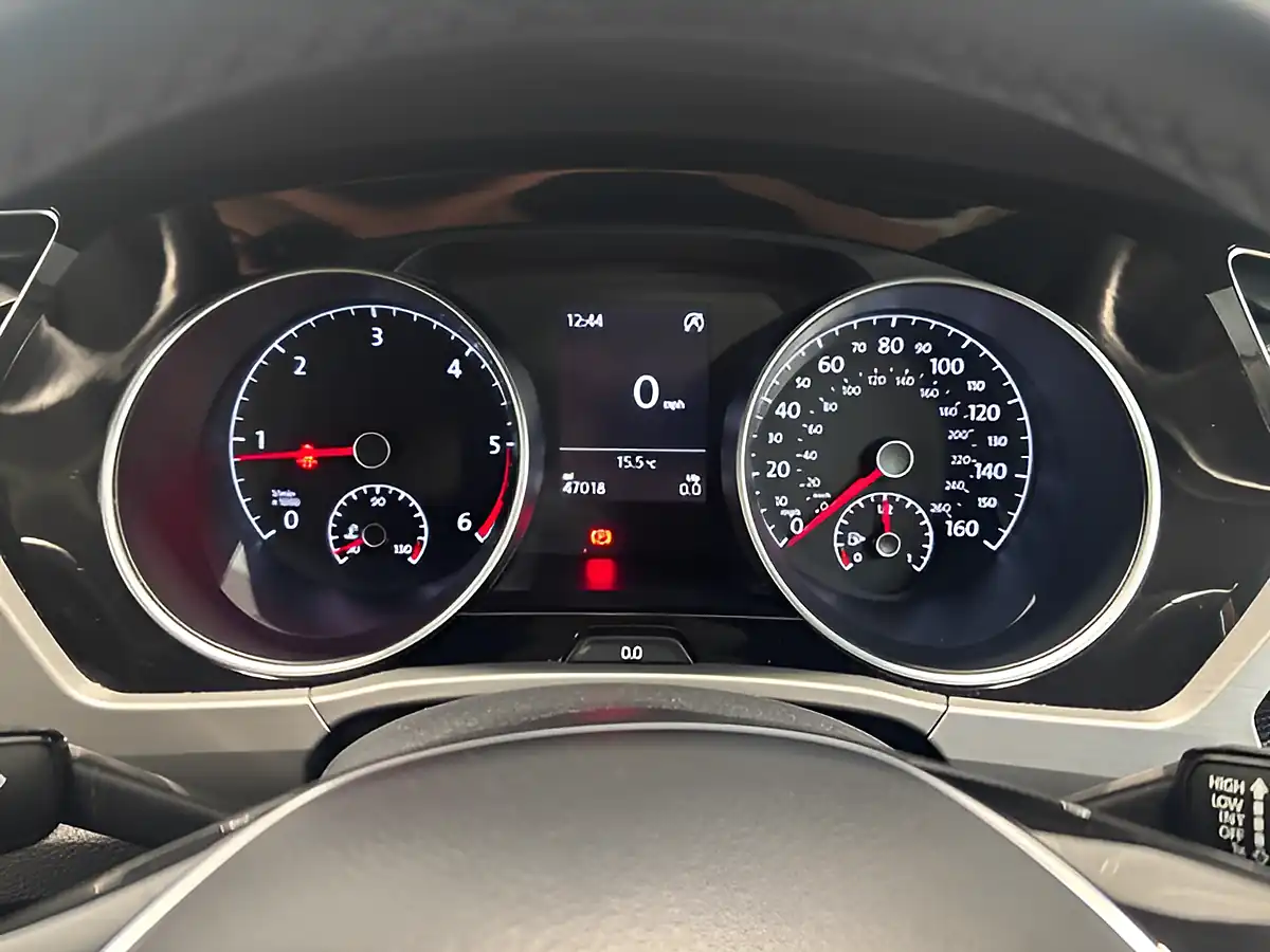 Used 2019 Volkswagen Touran Se Caribbean Blue - Interior and Exterior details 17