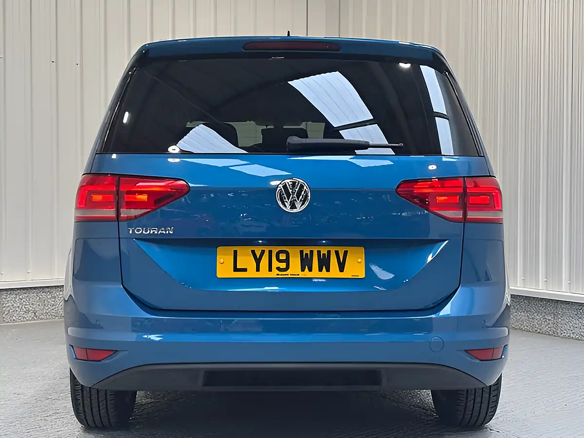 Used 2019 Volkswagen Touran Se Caribbean Blue - Interior and Exterior details 5