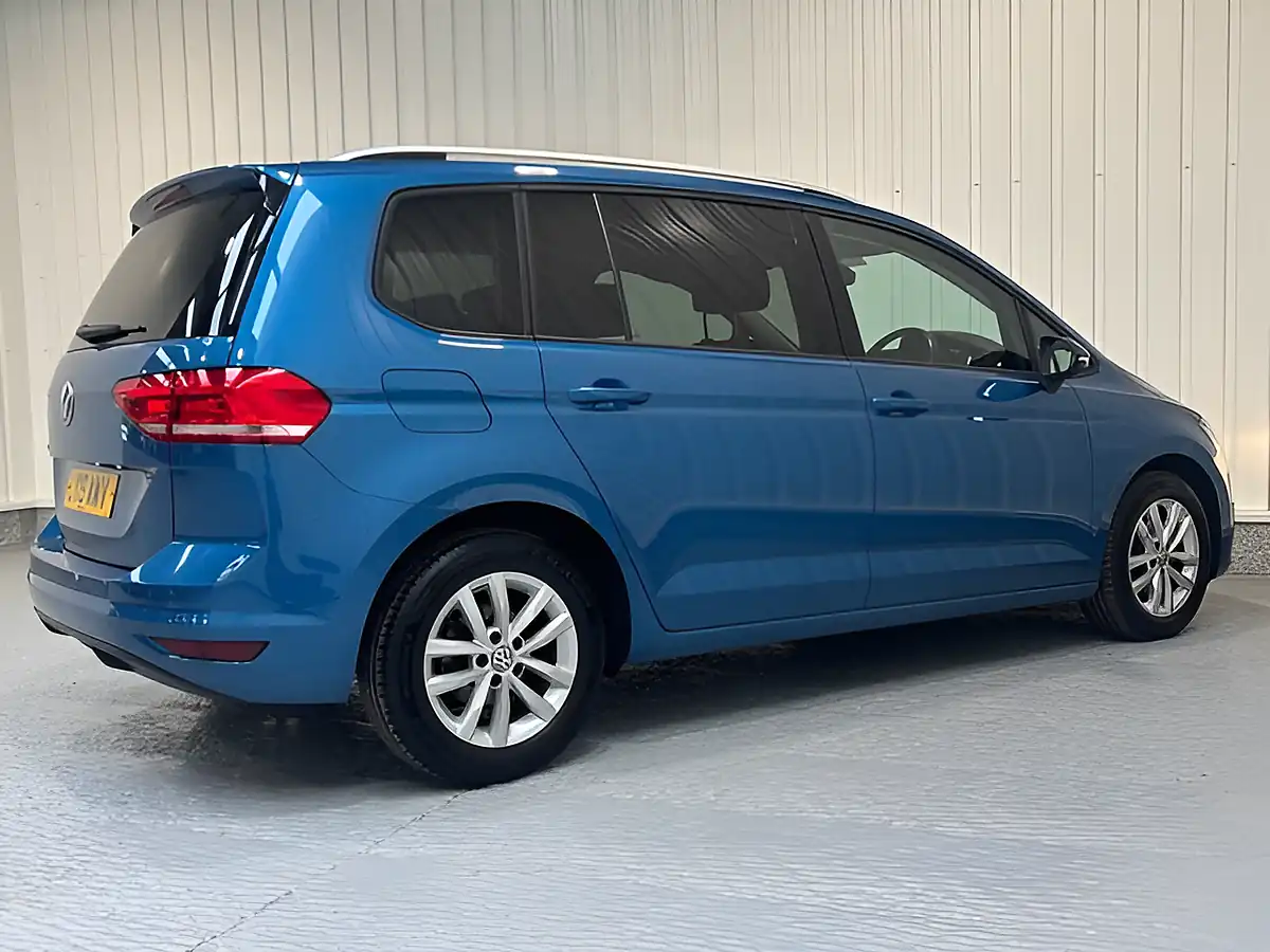 Used 2019 Volkswagen Touran Se Caribbean Blue - Interior and Exterior details 6