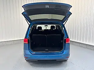 Used 2019 Volkswagen Touran Se Caribbean Blue - Interior and Exterior details 7