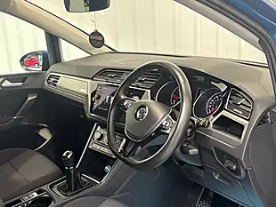 Used 2019 Volkswagen Touran Se Caribbean Blue - Interior and Exterior details 8