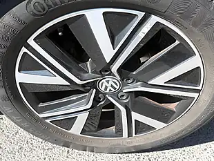 Used 2019 Volkswagen Touran Sel Blue - Interior and Exterior details 16