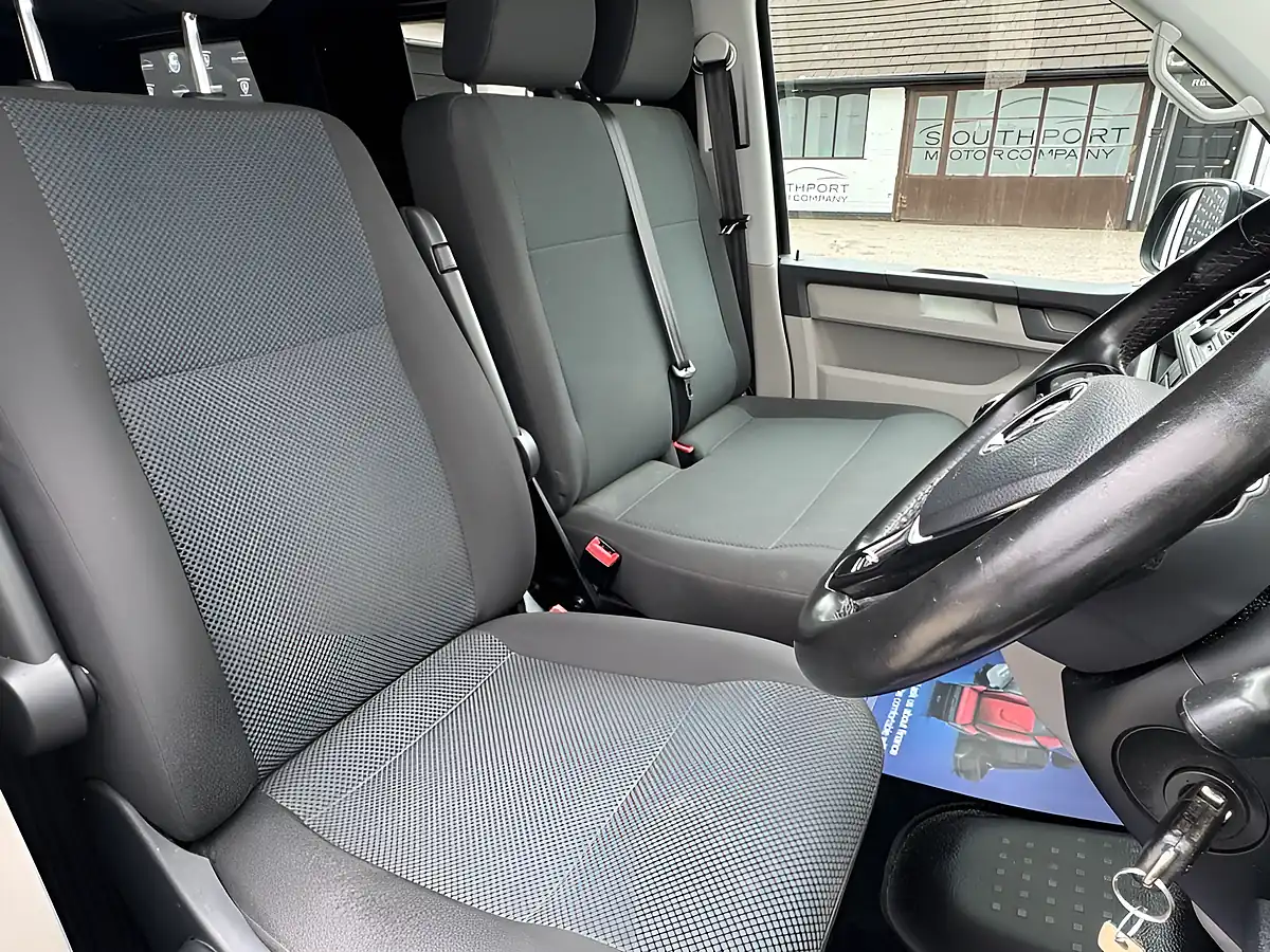 Used 2019 Volkswagen Transporter Highline Black - Interior and Exterior details 17