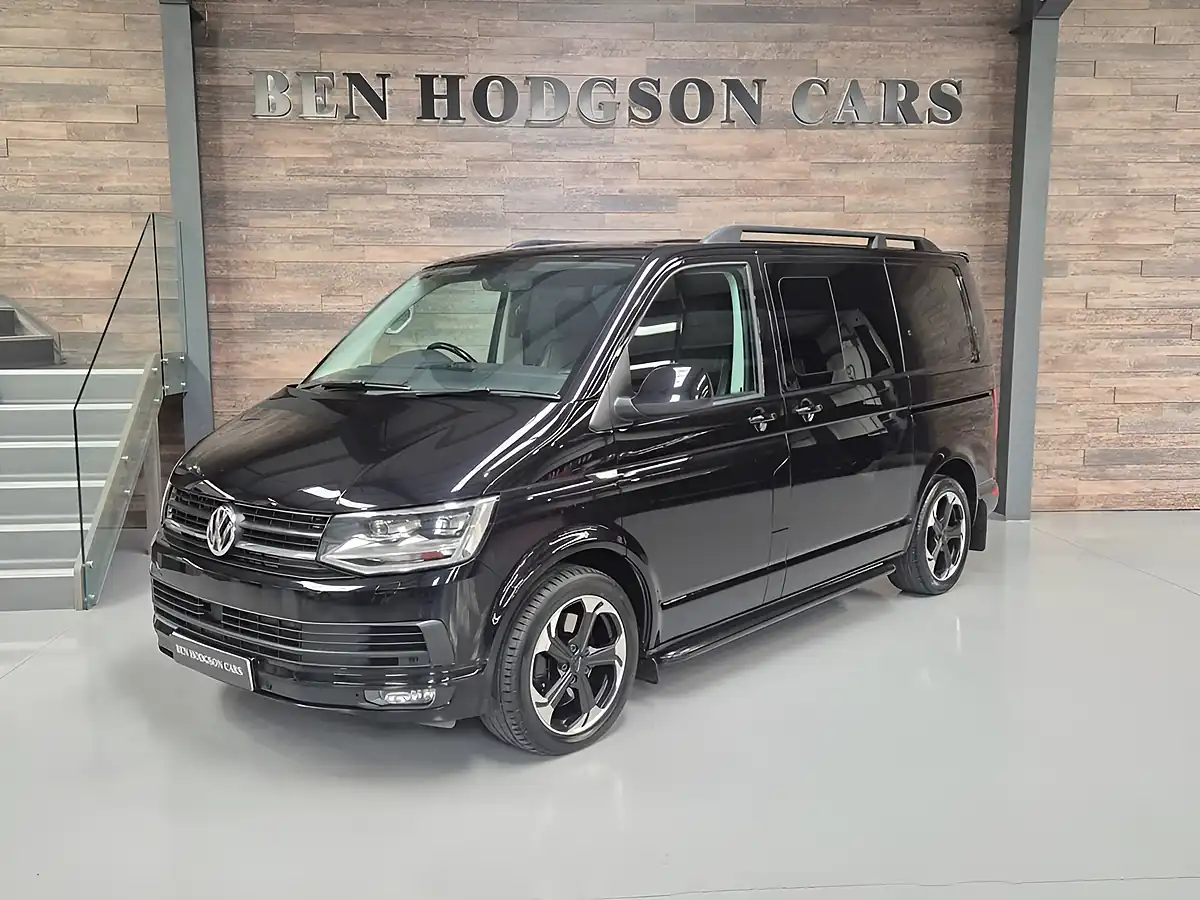 Used 2019 Volkswagen Transporter Highline Black Metallic - Front View