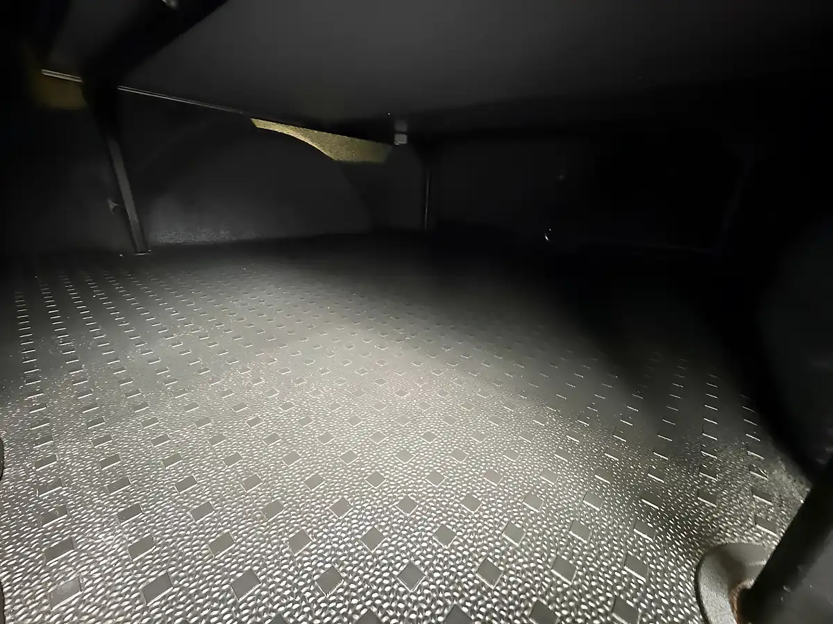 Used 2019 Volkswagen Transporter Highline Grey - Interior and Exterior details 14