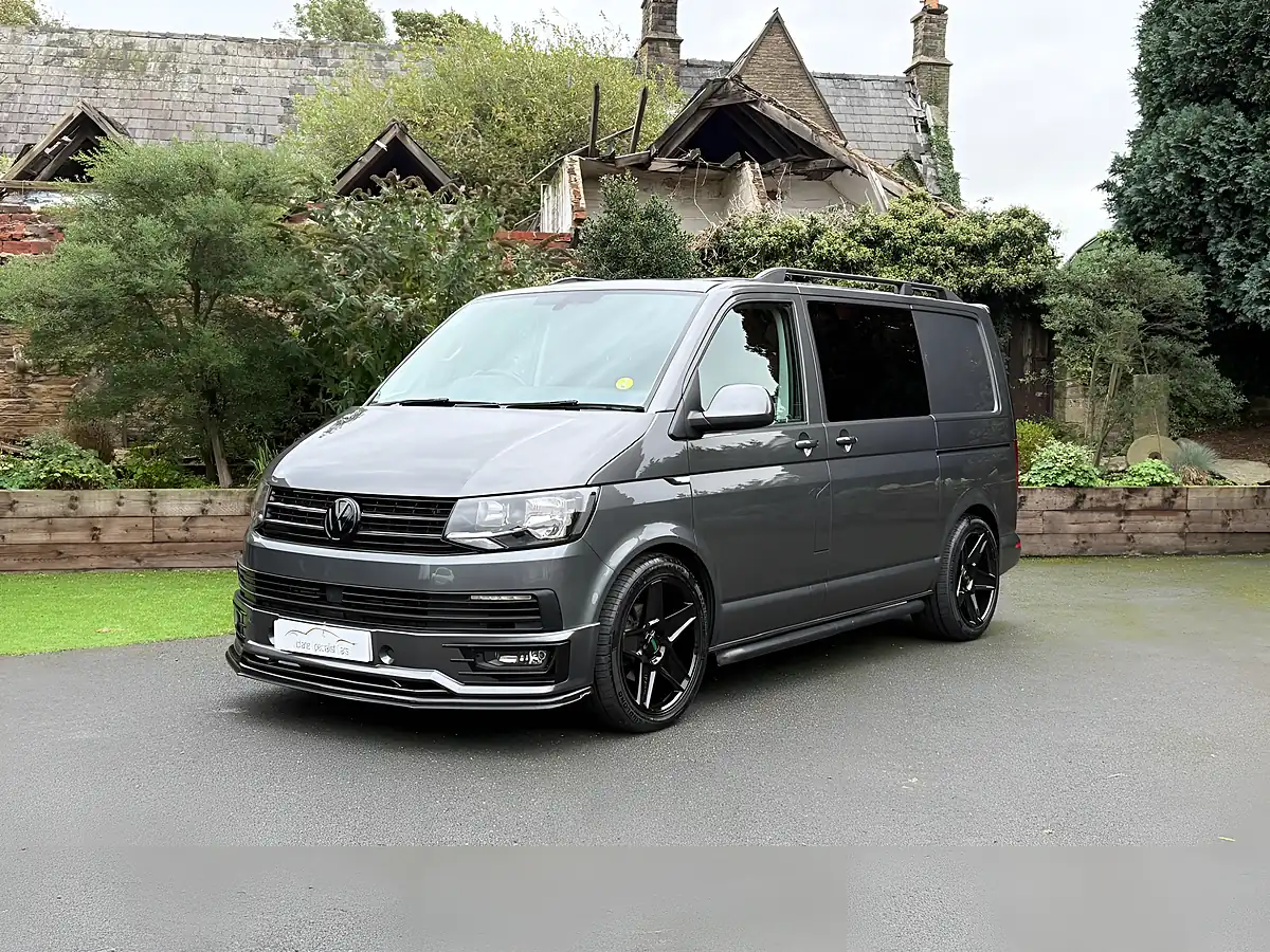 Used 2019 Volkswagen Transporter Highline Grey - Interior and Exterior details 3