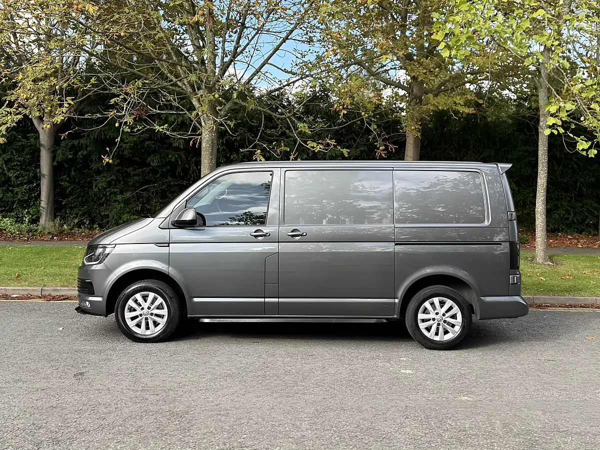 Used 2019 Volkswagen Transporter Highline Grey - Interior and Exterior details 14