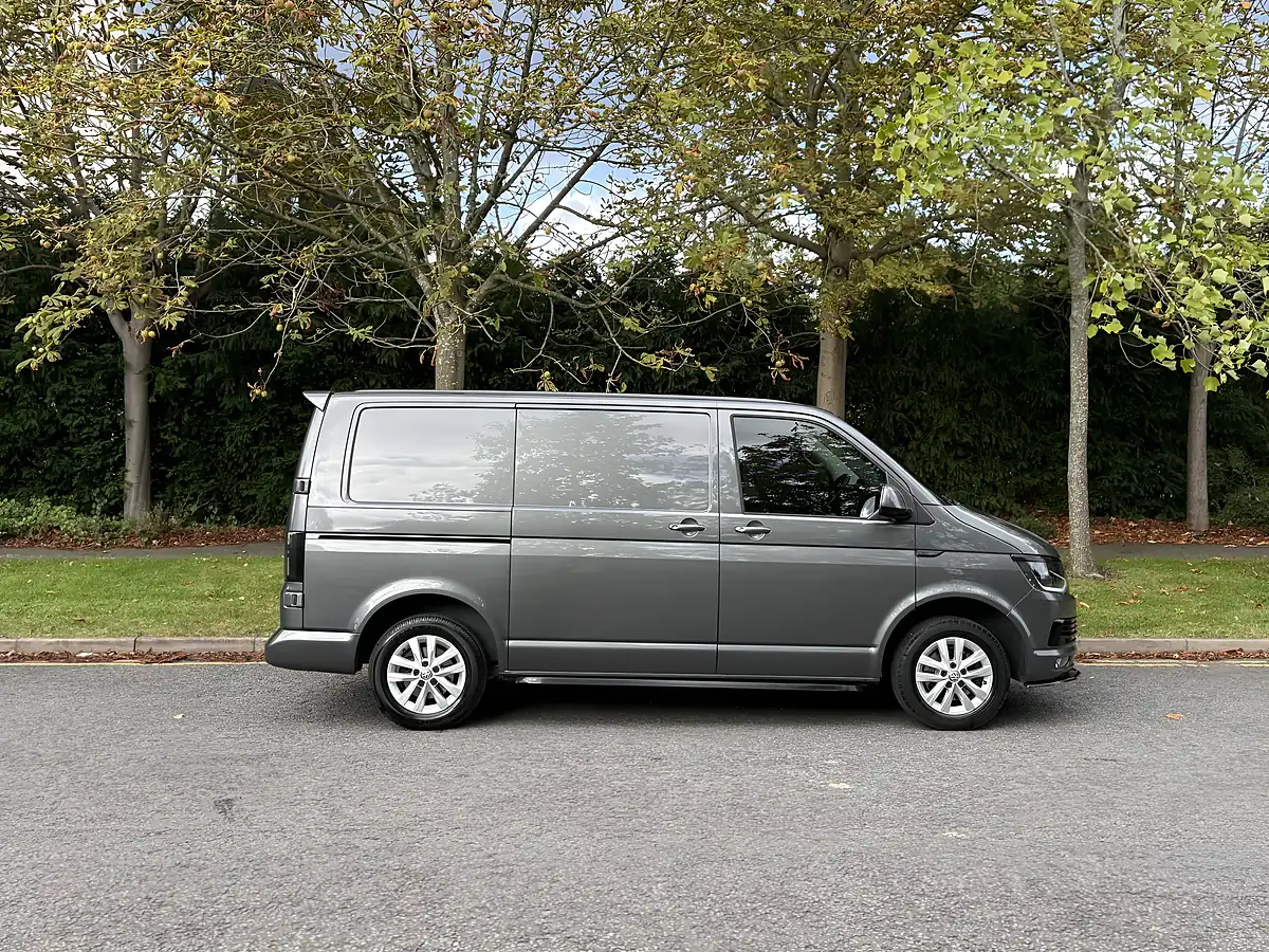 Used 2019 Volkswagen Transporter Highline Grey - Interior and Exterior details 9