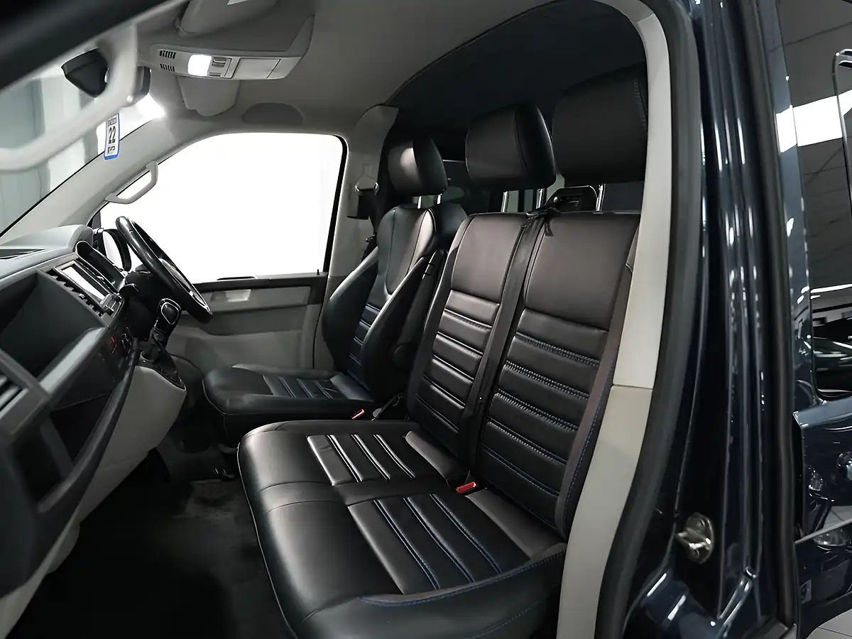 Used 2019 Volkswagen Transporter Highline Starlight Blue - Interior and Exterior details 18
