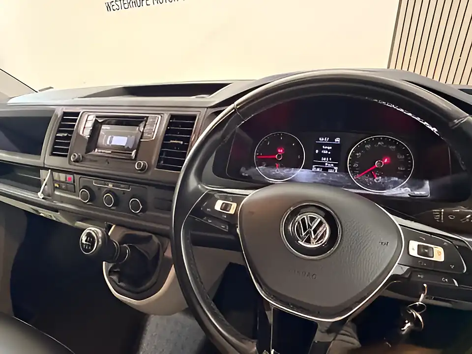 Used 2019 Volkswagen Transporter Highline White - Interior and Exterior details 11