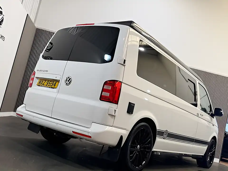 Used 2019 Volkswagen Transporter Highline White - Interior and Exterior details 14
