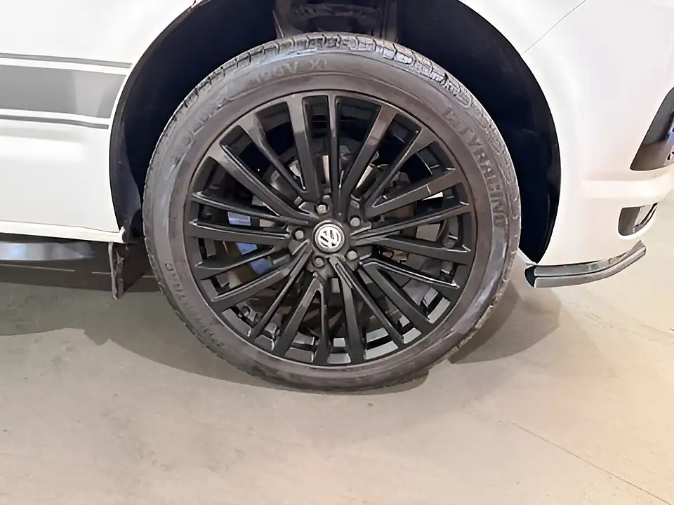 Used 2019 Volkswagen Transporter Highline White - Interior and Exterior details 18